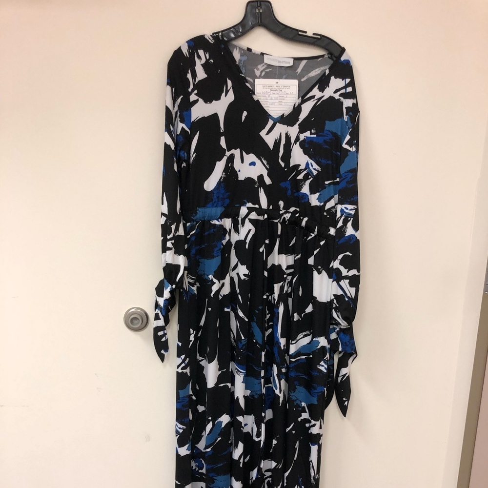 Black and blue printes dress